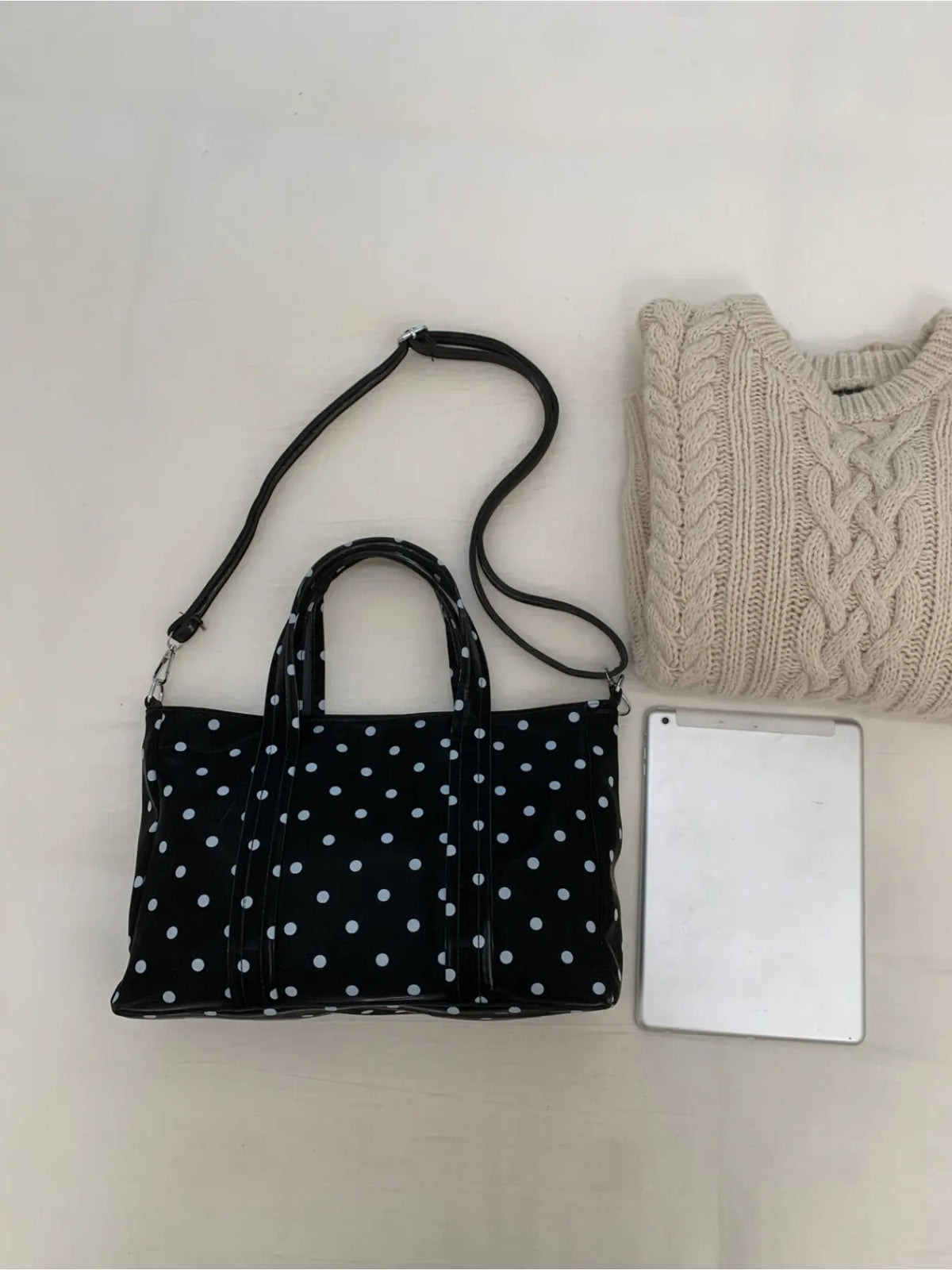 French Polka Dot Printed PU Tote Bag, Fashionable Patterned Bag, Soft Commuter Tote, Soft Silhouette with Classic Polka Dot Design, Exuding Retro Atmosphere, Paired with Detachable Shoulder Straps, Perfect for Dresses, Shirts, and Casual Wear