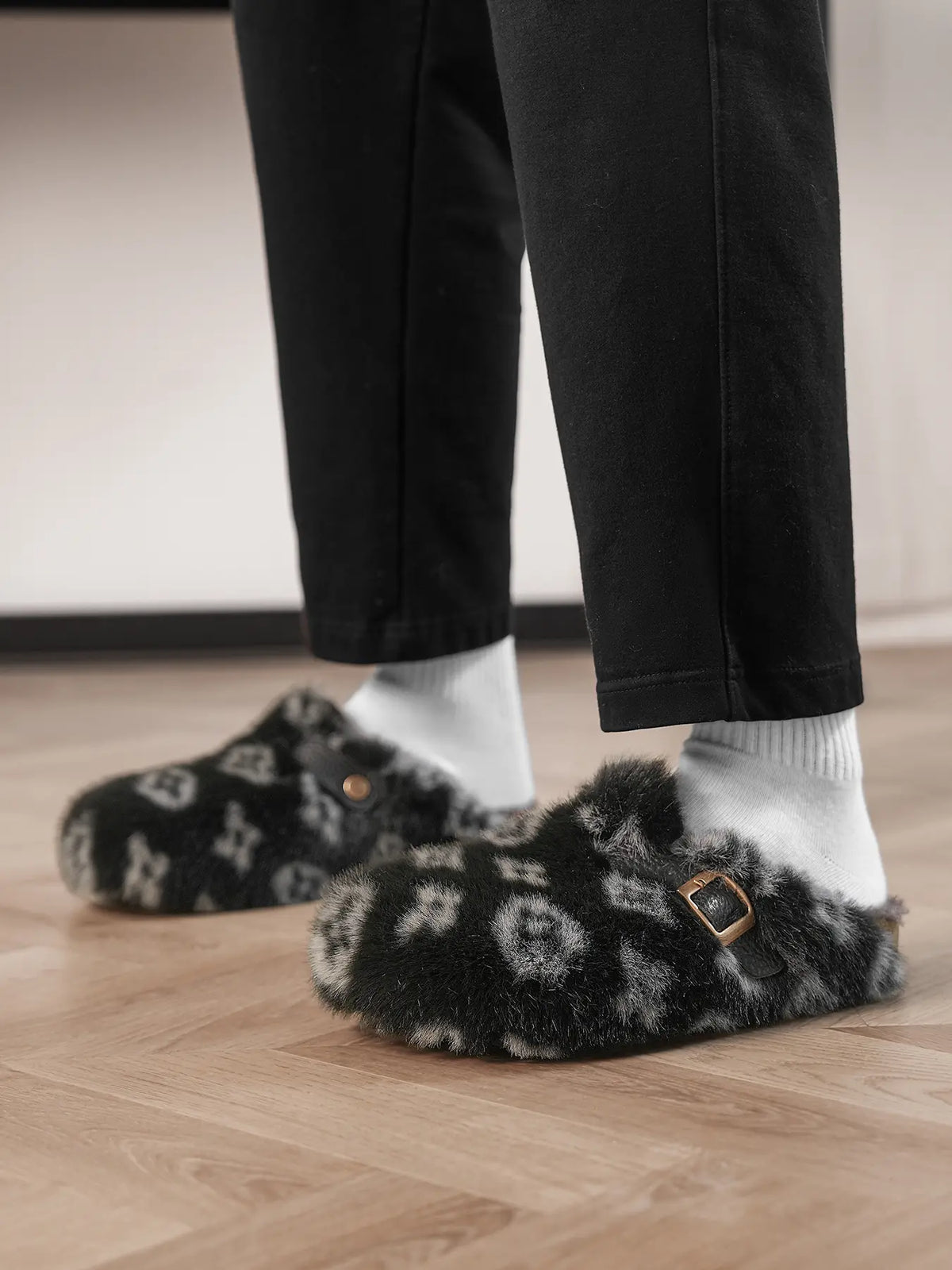 Unisex Faux Fur Mules, Anti-Slip Warm Outdoor Winter Slippers, Fluffy Home Slippers, Perfect Gift Choice