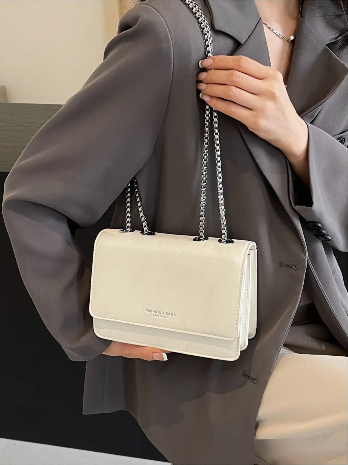 Fashionable Chain Shoulder Small Flap Square Bag, Versatile Casual Crossbody Purse Bag for Women, Stylish Outdoors Use, Crossbody Bags, Casual Trendy Purses