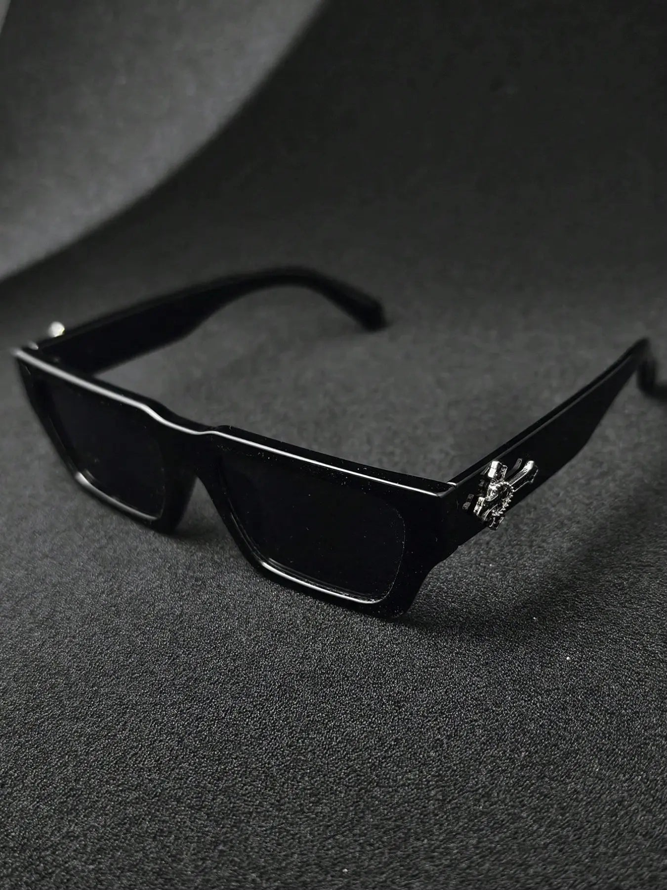 Men'S Fashion Rhinestone Cross Pendant Glasses, PC Anti-Explosion Lenses, Sporty Casual Streetwear, Vintage Flat Top Sunglasses