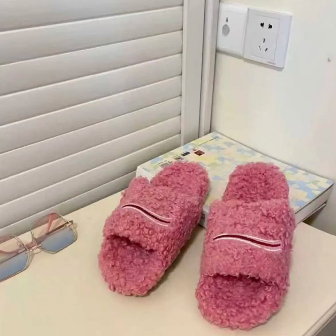 Outdoor Sports Slippers Unisex Mens and Women'S Cozy Fuzzy Plush Slippers for Lndoor Outdoor
