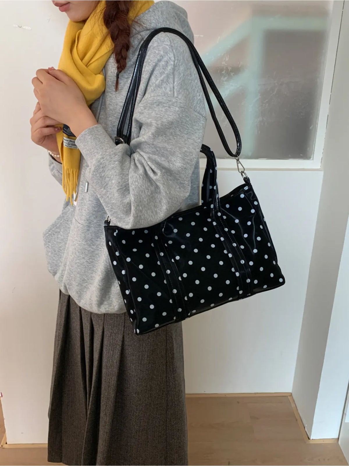 French Polka Dot Printed PU Tote Bag, Fashionable Patterned Bag, Soft Commuter Tote, Soft Silhouette with Classic Polka Dot Design, Exuding Retro Atmosphere, Paired with Detachable Shoulder Straps, Perfect for Dresses, Shirts, and Casual Wear