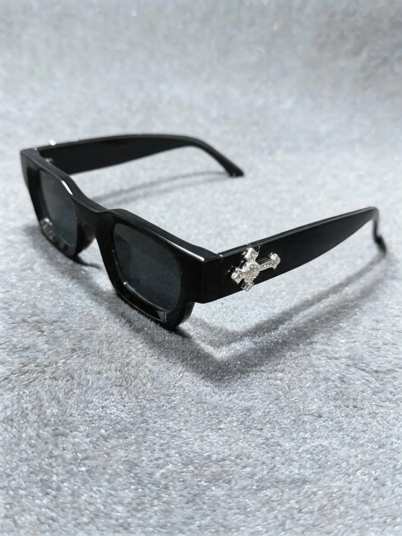 Men'S Fashion Rhinestone Cross Pendant Glasses, PC Anti-Explosion Lenses, Sporty Casual Streetwear, Vintage Flat Top Sunglasses