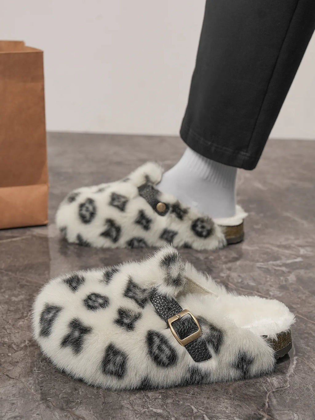Unisex Faux Fur Mules, Anti-Slip Warm Outdoor Winter Slippers, Fluffy Home Slippers, Perfect Gift Choice