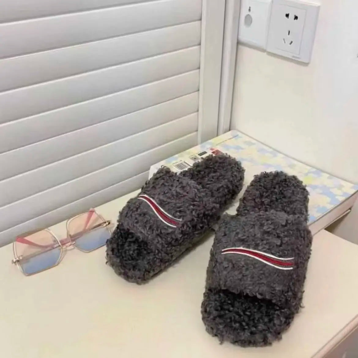 Outdoor Sports Slippers Unisex Mens and Women'S Cozy Fuzzy Plush Slippers for Lndoor Outdoor