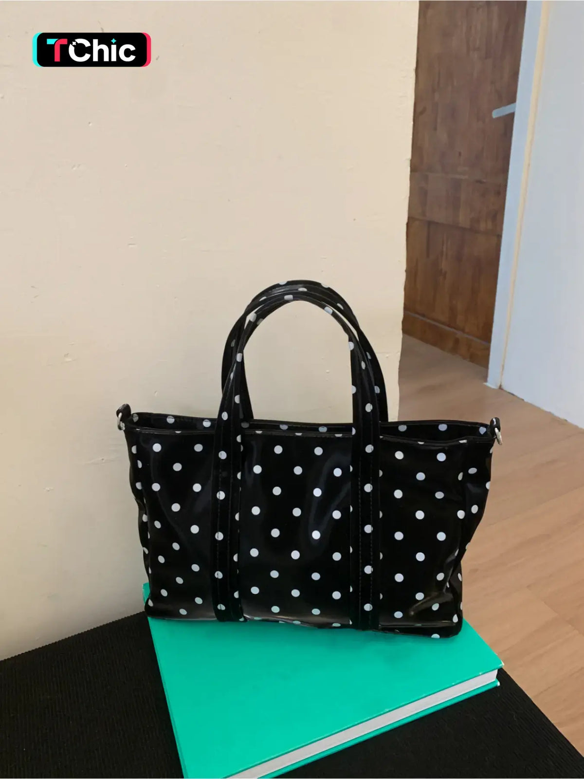 French Polka Dot Printed PU Tote Bag, Fashionable Patterned Bag, Soft Commuter Tote, Soft Silhouette with Classic Polka Dot Design, Exuding Retro Atmosphere, Paired with Detachable Shoulder Straps, Perfect for Dresses, Shirts, and Casual Wear